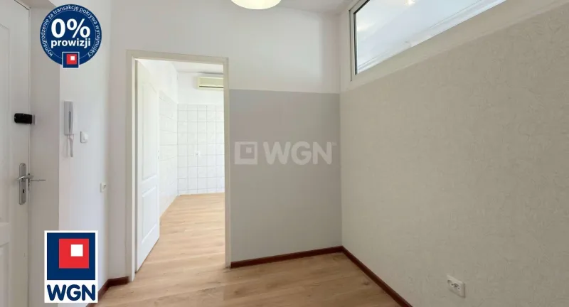 Lokal usługowy na  wynajem Łaziska Górne - Lokal użytkowy 34,80 m2 na wynajem - Łaziska Górne, ul. Mickiewicza 2A.